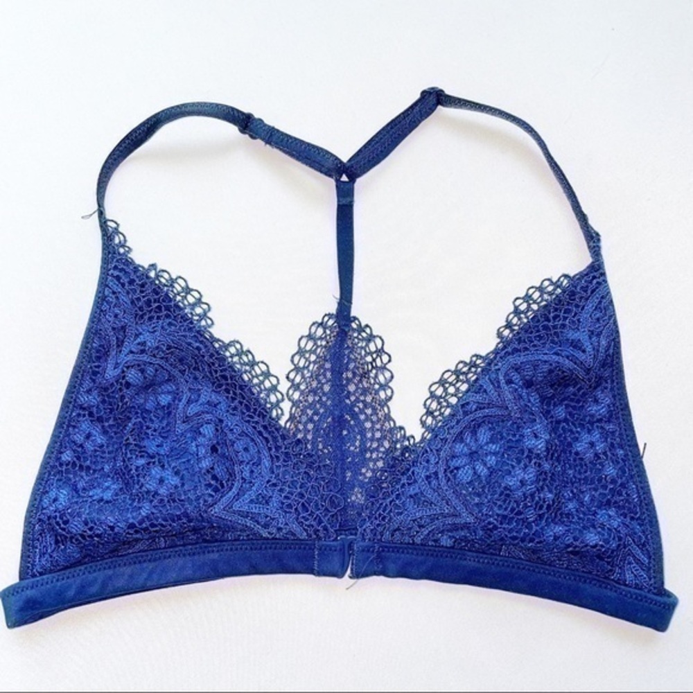 Victoria’s Secret Royal Blue Lace Front Close Bralette
